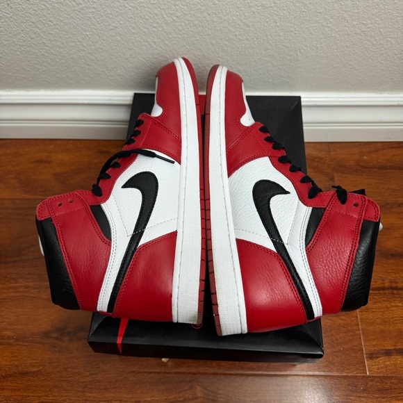 Jordan 1 Retro High Homage To Home Size 11 - Picture 5 of 8
